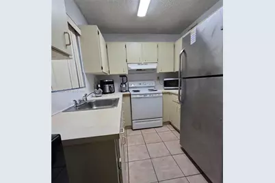 2560 W 60th St #104, Hialeah, FL 33016 - Photo 4