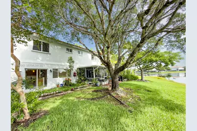 20811 NW 3rd Ln, Pembroke Pines, FL 33029 - Photo 22