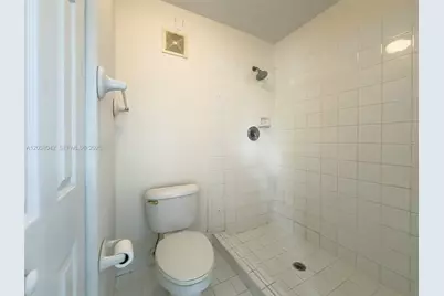 20811 NW 3rd Ln, Pembroke Pines, FL 33029 - Photo 44