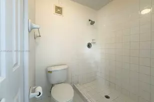 20811 NW 3rd Ln, Pembroke Pines, FL 33029 - Photo 44