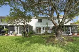 20811 NW 3rd Ln, Pembroke Pines, FL 33029 - Photo 18