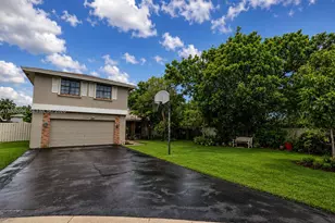 13870 Magnolia Ct, Davie, FL 33325 - Photo 1