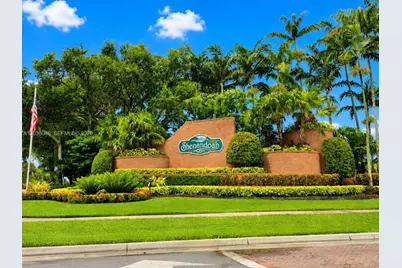 13870 Magnolia Ct, Davie, FL 33325 - Photo 2