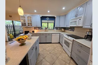 13870 Magnolia Ct, Davie, FL 33325 - Photo 10