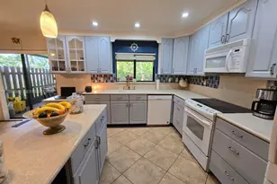 13870 Magnolia Ct, Davie, FL 33325 - Photo 10