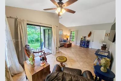 13870 Magnolia Ct, Davie, FL 33325 - Photo 6