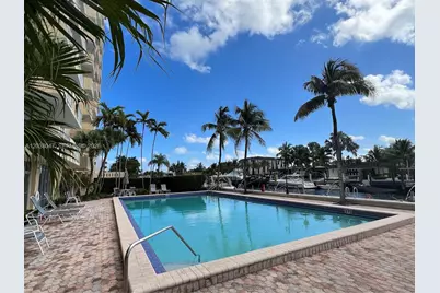 2350 NE 135th St #704, North Miami, FL 33181 - Photo 2