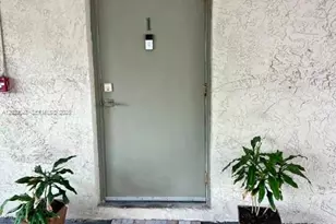 1701 NE 115th St, Miami, FL 33181 - Photo 2