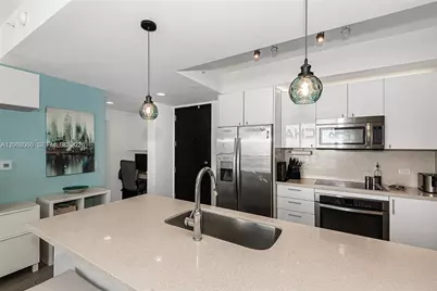 999 SW 1st Ave #3215, Miami, FL 33130 - Photo 4