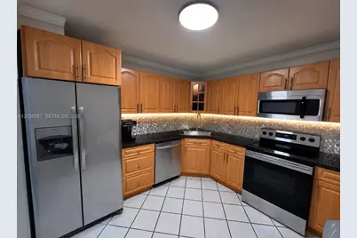 2780 NE 183rd St #810, Aventura, FL 33160 - Photo 4