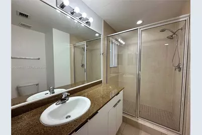 324 NE 3rd St #D, Hallandale Beach, FL 33009 - Photo 28