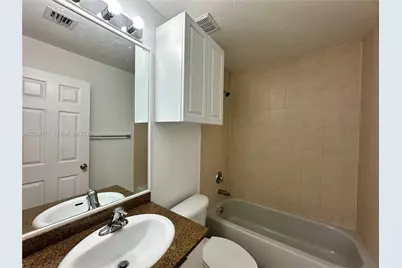 324 NE 3rd St #D, Hallandale Beach, FL 33009 - Photo 32