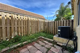 324 NE 3rd St, Hallandale Beach, FL 33009 - Photo 36
