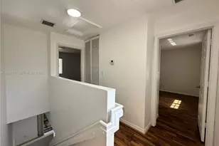 324 NE 3rd St, Hallandale Beach, FL 33009 - Photo 20