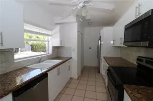 8025 SW 62nd Pl, Miami, FL 33143 - Photo 10