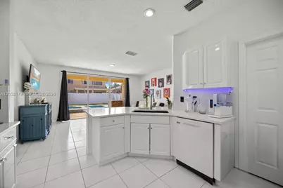 1099 Birchwood Rd, Weston, FL 33327 - Photo 24