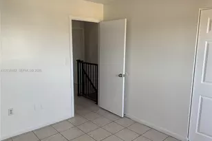 2319 W 60th St, Hialeah, FL 33016 - Photo 10