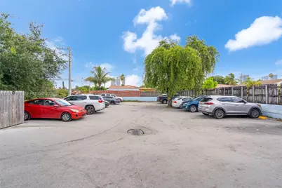 1879 NW 7th St, Miami, FL 33125 - Photo 28