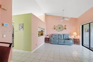 104 Freedom Ct, Deerfield Beach, FL 33442 - Photo 14