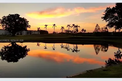 800 S Hollybrook Dr #305, Pembroke Pines, FL 33025 - Photo 2
