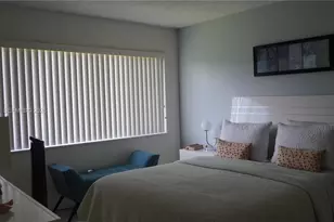 800 S Hollybrook Dr, Pembroke Pines, FL 33025 - Photo 14