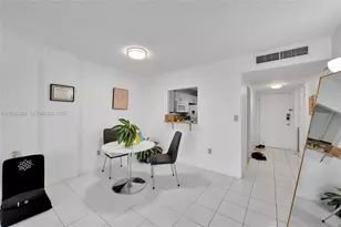 1020 Meridian Ave, Miami Beach, FL 33139 - Photo 6