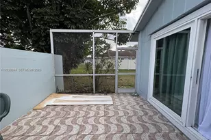 5534 S Lakewood Cir S, Margate, FL 33063 - Photo 12