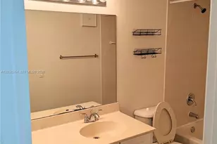 711 N Pine Island Rd, Plantation, FL 33324 - Photo 16