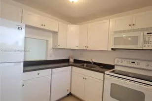 6021 NW 61st Ave, Tamarac, FL 33319 - Photo 2