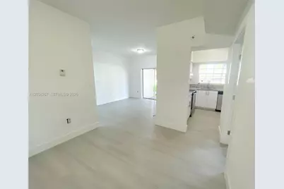 2421 NW 96th Ter #20I, Pembroke Pines, FL 33024 - Photo 2