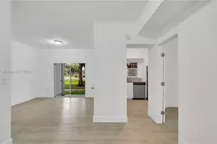 2421 NW 96th Terrace, Pembroke Pines, FL 33024 - Photo 2