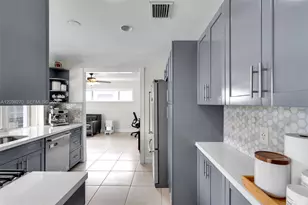 9624 NW 19th Pl, Sunrise, FL 33322 - Photo 8