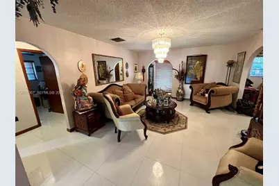 9601 SW 66th St, Miami, FL 33173 - Photo 8