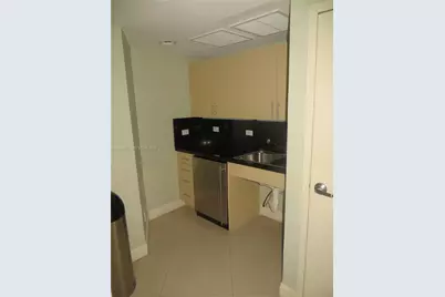 111 E Flagler St #503, Miami, FL 33131 - Photo 14