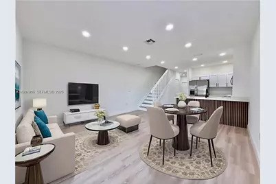 4412 Woodland Cir #4412, Tamarac, FL 33319 - Photo 2