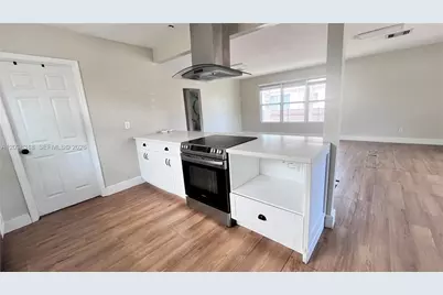 1031 Hollywood Blvd, Hollywood, FL 33019 - Photo 10