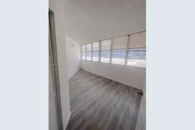 801 Brickell Bay Dr #364, Miami, FL 33131 - Photo 8
