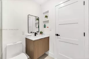 831 NE 128th St, North Miami, FL 33161 - Photo 26