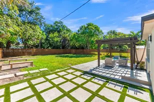 831 NE 128th St, North Miami, FL 33161 - Photo 38