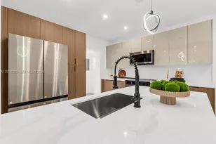 831 NE 128th St, North Miami, FL 33161 - Photo 16