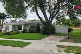 1732 N 15th Ave N, Lake Worth, FL 33460 - Photo 2