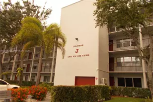 1301 SW 135th Terrace, Pembroke Pines, FL 33027 - Photo 2