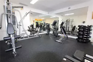 4550 NW 9th St, Miami, FL 33126 - Photo 18