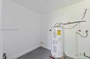 1040 NW 23rd Terrace, Fort Lauderdale, FL 33311 - Photo 14