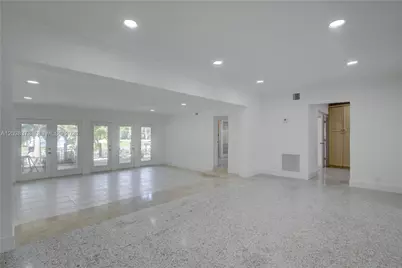 616 SW 11th Ct, Fort Lauderdale, FL 33315 - Photo 8