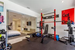 2021 NE 212th St, Miami, FL 33179 - Photo 20