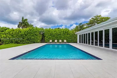 2021 NE 212th St, Miami, FL 33179 - Photo 40