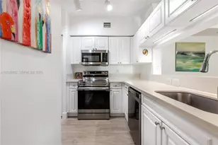 17100 N Bay Rd, Sunny Isles Beach, FL 33160 - Photo 10