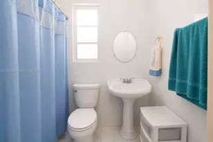 572 E 38th St, Hialeah, FL 33013 - Photo 18
