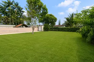572 E 38th St, Hialeah, FL 33013 - Photo 26